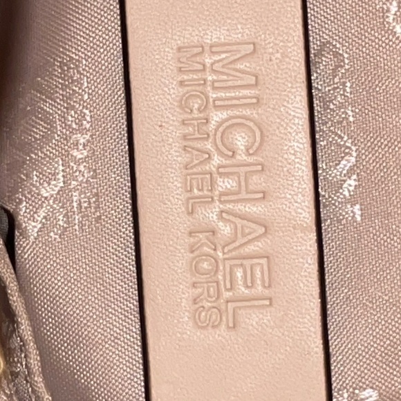 MICHAEL KORS METALLIC GOLD LOGO HANDBAG USED CONDITION - Picture 6 of 15